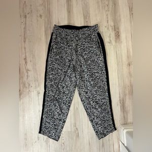 Lululemon Capri sz 6